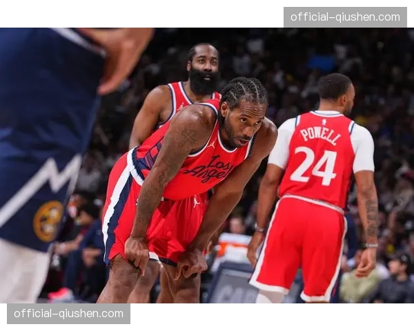 评论:季后赛临近,各队防守动作加大,裁判尺度统一成热议话题