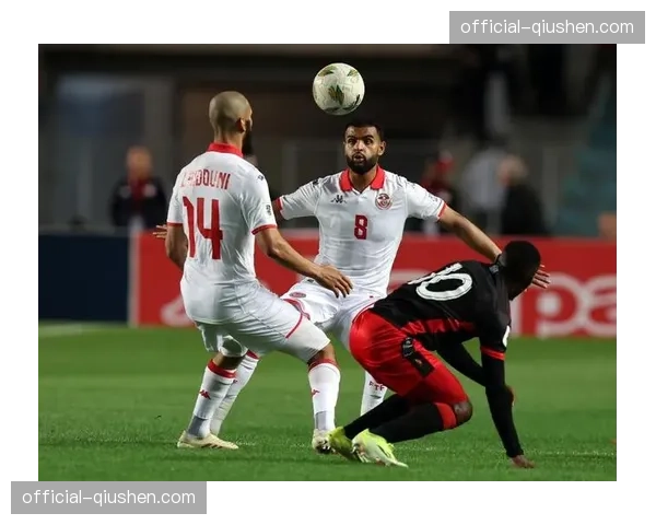 深度报道:数据分析揭示中下游球队四月抢分模式,防守反击效率提升 深度报道:数据分析揭示中下游球队四月抢分模式,防守反击效率提升